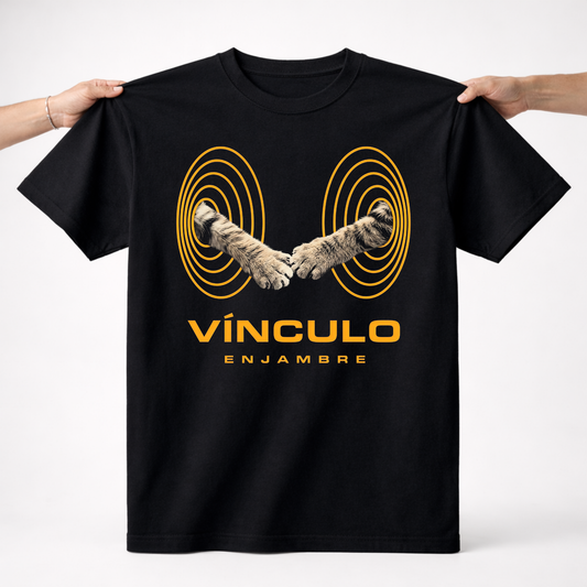 Playera Enjambre - 🐝 Miel & Distorsión